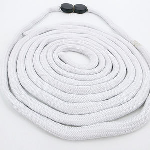 Corde enfilée dans le corps - Corde magique King - Accessoires de magie avec corde pour festivals, soirées, spectacles sur scène et concours de talent - Product Image 1