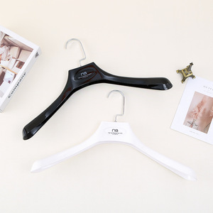 Magasin <span class=keywords><strong>de</strong></span> vêtements costume cintre large épaule épaissie sans couture étendoir simple en plastique cintre bois décontracté veste cintre - Product Image 2