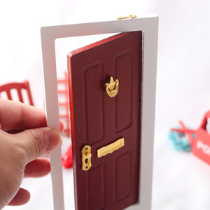 Casa delle Bambole 1:12, Villa Colorata con Porta in Legno, Set di Decorazioni Natalizie, Accessori per Bambole BJD - Product Image 3