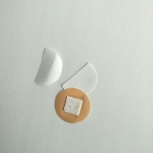 Медицинская Стерильная полиэтиленовая круглая одноразовая Микропористая дышащая пластырь - Product Image 4