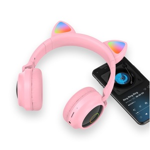 Casque Bluetooth rose avec oreilles de chat pour enfants et adolescents - Product Image 4