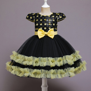 Robe de demoiselle d'honneur en tulle noir, coupe trapèze, col rond, avec nœud jaune et volants, pour occasions spéciales - Product Image 1