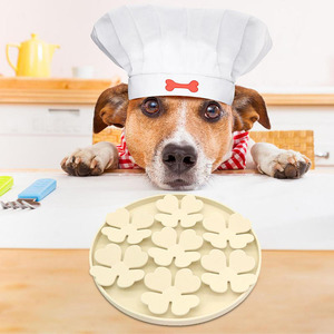 Custom Macaroon Colors Flowers Round Non-slip Silicone <strong>Pet</strong> Lick Mat <strong>Durable</strong> Dog Slow Feeder <strong>Bowl</strong> Food Mat Pad with Suction Cups - Product Image 4