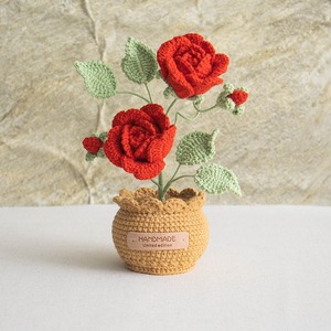 Decoración en maceta de flor de rosa tejida a mano con hilo, hecha a medida, con acabado artesanal, regalo de flor de hilo de boutique. - Product Image 2