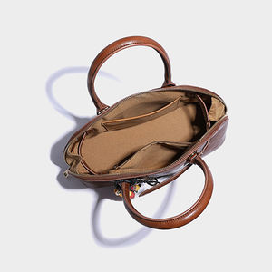 Fabricant de petit sac fourre-tout à breloques pour femmes nouveau design sac vintage sac à bandoulière fait à la main - Product Image 6