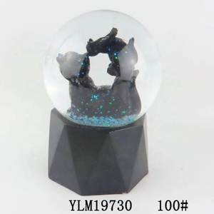 Customized Luxury Cute Wholesale Glitter Resin Base Glass <strong>Cat</strong> <strong>Snow</strong> <strong>Globe</strong> With Black <strong>Cat</strong> Inside for Gifts Souvenir - Product Image 5