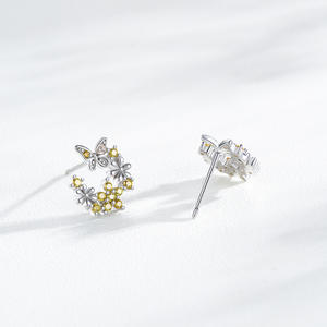 Pendientes de Plata de Ley S925 con Circonita Amarilla de Corte Redondo, Diseño de Flor y Mariposa, Versión en Cobre Personalizable - Exclusivo para Mujeres - Product Image 4