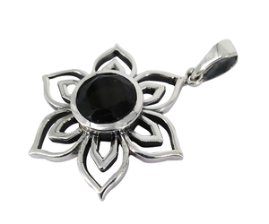 Pendentif en argent 925 avec pierre de Moldavite florale, magnifique pendentif en pierre précieuse naturelle facettée pour femmes, pendentif en pierre de Moldavite - Product Image 2