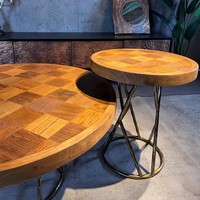 Table basse et table d'appoint en métal forgé à la main, style industriel vintage, parfaites pour les salons, les hôtels, les villas et les maisons d'hôtes