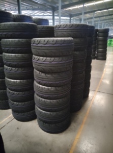 Pneu routier 245/45R19, confort silencieux, pneu radial toutes saisons pour voiture de luxe, SUV familial, <span class=keywords><strong>prix</strong></span> de gros - Product Image 4