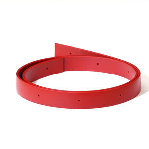 Verpakkingsmachine rode rubberen geperforeerde tandriem vacuüm rubberen folie trekriem aandrijfriem snijden - Product Image 6