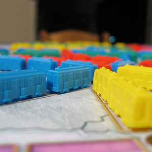 เกมกระดานกระดาษแข็งพิมพ์ลายตามสั่ง OEM ทนทาน พร้อมชิ้นส่วนและกล่อง สำหรับครอบครัวและการเดินทาง ดีไซน์ปรับแต่งได้ - Product Image 4