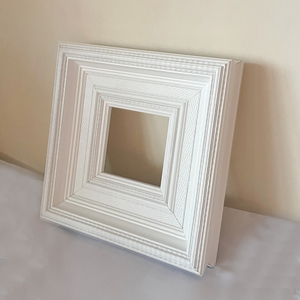 Khung gỗ trắng trang trí công phu hiển thị thanh lịch cho Tranh sơn dầu và tác phẩm nghệ thuật - Product Image 4