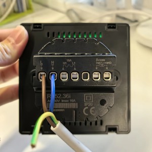 <span class=keywords><strong>Thermostat</strong></span> intelligent Tuya moderne et coloré <span class=keywords><strong>pour</strong></span> <span class=keywords><strong>chauffage</strong></span> <span class=keywords><strong>au</strong></span> <span class=keywords><strong>sol</strong></span> électrique 16A / chaudière à gaz / contrôle de la température par le <span class=keywords><strong>sol</strong></span> - Product Image 4