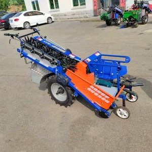 Piccolo appezzamento di paglia di frantumazione e il ritorno al campo di mais mietitrice singola cresta tenuto in mano - Product Image 1