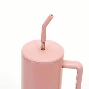 Gobelet isotherme double paroi en acier inoxydable avec poignée et paille, personnalisable avec logo, pour l'extérieur, écologique, pour voiture, vente en gros - Product Image 3