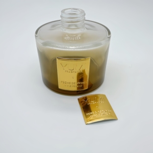 Logo en métal plaqué or personnalisé, en relief <span class=keywords><strong>3D</strong></span>, en métal privé pour étiquette de flacon de parfum - Product Image 3