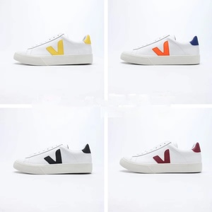 <span class=keywords><strong>Zapatillas</strong></span> <span class=keywords><strong>de</strong></span> Plataforma <span class=keywords><strong>de</strong></span> Cuero Genuino con Logo V en Blanco y Negro para Hombre y <span class=keywords><strong>Mujer</strong></span>, Zapatos Casuales Transpirables <span class=keywords><strong>de</strong></span> Caña Baja para Uso Diario y Urbano - Product Image 6