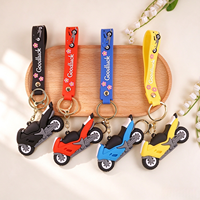 Porte-clés moto de simulation de dessin animé, mini pendentif cool pour couple, pour sac à dos ou décoration