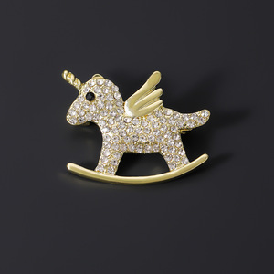 Broche Infantil de Liga com Cristais e Strass de Unicórnio Fofo para Presente de Casamento e Noivado - Product Image 4