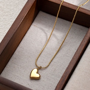 Collier personnalisé résistant à l'eau plaqué or 14k 18k en acier inoxydable 316l avec pendentif en forme de cœur pour femmes - Product Image 6