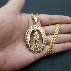 Collier pendentif Maria plaqué or Yunnique avec pavé de diamants, design ovale incrusté, chaîne en acier inoxydable pour cadeau - Product Image 5