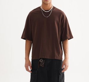T-shirt à manches courtes col rond couleur unie, effet délavé vintage, avec logo et lettrage personnalisés, tee-shirt tendance streetwear de marque - Product Image 1