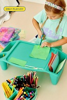 Bureau portable en plastique, plateau d'activités avec rangement latéral, bureau en plastique empilable pour dessin, étude, repas et activités