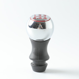 Poignée de levier de vitesses FUXIN en alliage d'aluminium, design ergonomique pour modèles avec logo, lettrage rouge électro-plaqué - Product Image 4