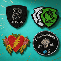 Écusson de drapeau entièrement brodé personnalisé, badge en sergé découpé à la forme, emblème thermocollant pour veste de moto, commande en gros, livraison rapide