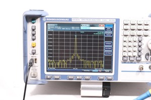Rohde & Schwarz FSV40-N Spektrumanalysator 9 KHz bis 40 GHz Mit B4 OCXO Option - Product Image 2