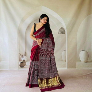 Sari en soie bleu dessiné à la main pour femme, traditionnel indien pakistanais, longueur ras du sol, ethnique, coupe classique, toutes saisons - Product Image 1
