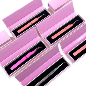 แหนบติดขนตา RMI Rose Pink Diamond Grip กล่องสีชมพู บรรจุภัณฑ์แบบแยกส่วน แบรนด์ส่วนตัว ปลายไฟเบอร์ สำหรับต่อขนตาแบบวอลลุ่ม - Product Image 1