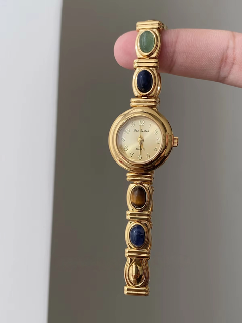 Light Luxury Vintage Exquisite Fashion High Sense Temperament Eco-friendly Ladies Watch Round Dial