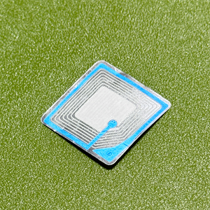 Étiquettes de sécurité antivol personnalisées 30*30mm pour magasin de détail, étiquette antivol à code-barres EAS RF, étiquette souple antivol - Product Image 5