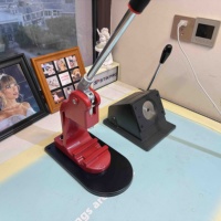 Machine professionnelle 7 en 1 pour la fabrication de badges pour petites entreprises, kit de presse à boutons ronds de 25/32/58 mm