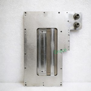 Piastra di raffreddamento liquida in <span class=keywords><strong>alluminio</strong></span> per frizione a stiramento/saldatura a fusione e brasatura sottovuoto per raffreddamento telecomunicazioni, lavorata a CNC con tubo in rame - Product Image 3