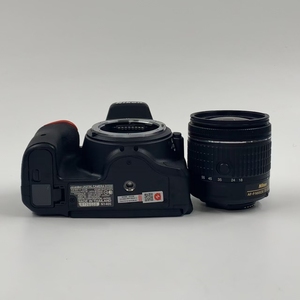Appareil photo reflex numérique <span class=keywords><strong>Nikon</strong></span> <span class=keywords><strong>D5500</strong></span> d'occasion original, 18-55mm VR, 24,2MP, écran tactile, Wi-Fi, écran inclinable, qualité supérieure, reconditionné pour la revente en gros - Product Image 5