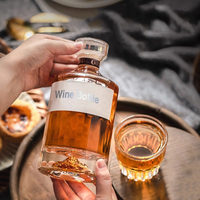 Vente en gros de bouteilles de vin en verre de luxe de forme ronde avec ligne verticale, 250 ml, 500 ml, 1000 ml, pour whisky, brandy, rhum, liqueurs, spiritueux, avec couvercle en verre