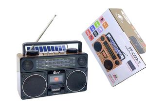 วิทยุพกพาแบบย้อนยุค รุ่น Factory Retro FM MW SW พร้อมเครื่องเล่นเทปคาสเซ็ต พลังงานแสงอาทิตย์ ระบบมือหมุน บลูทูธ 5.0 ช่องเสียบ USB และ TF สำหรับเล่นเพลง ใช้ได้ทั้งในบ้านและนอกบ้าน เหมาะสำหรับการพักผ่อน - Product Image 3