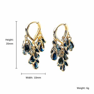 Boucles d'oreilles JinSpark 'Midnight Azure' en zircon bleu en forme de goutte d'eau |   Pendentif de luxe vintage plaqué PVD sous vide 18K AAA+ de qualité supérieure - Product Image 3