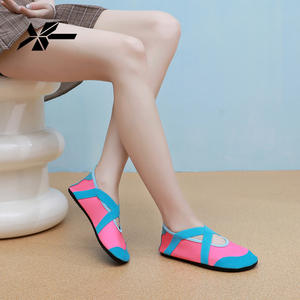 Zapatos Xingtuo para senderismo acuático, calzado para caminar sobre el agua, zapatos de baile para mujer adulta, deporte de yoga y aeróbicos al aire libre - Product Image 4
