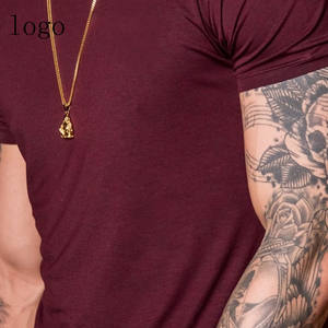 T-shirt long homme coupe ajustée en coton 100% imprimé numériquement avec ourlet incurvé et coupe musculaire, idéal pour la gym - Product Image 3