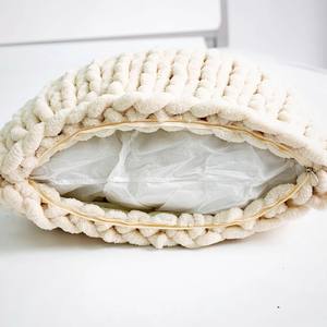 Coussin décoratif en chenille tricotée épaisse de style nordique, coussin de canapé doux fait à la main pour le salon, la chambre à coucher, soutien confortable - Product Image 4