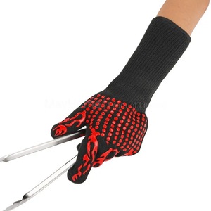 Gants de barbecue en silicone, motif flamme noir et rouge, résistants à la chaleur, pour grillades et fours - Product Image 5