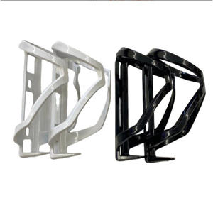 Portabotellas para bicicleta, material de PC en blanco y negro, accesorio duradero para ciclismo - Product Image 1