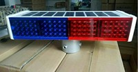 Feux solaires clignotants intégrés pour la circulation, feux de signalisation clignotants pour barrières de chantier, feux stroboscopiques rouges et bleus à LED pour la construction