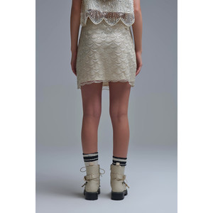 Minigonna a Paillettes con Bordo Smerlato in Crema - Product Image 3