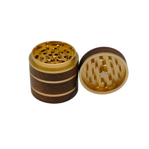 Moulin à herbes en bois de 2,5 pouces (63 mm) à 4 couches, haute qualité, vente chaude, pour épices et herbes aromatiques - Product Image 5