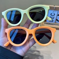 Lunettes de soleil pour enfants givrées de couleur bonbon Vente en gros Mode Rétro Parasol polyvalent et protection solaire Spot Vente en gros